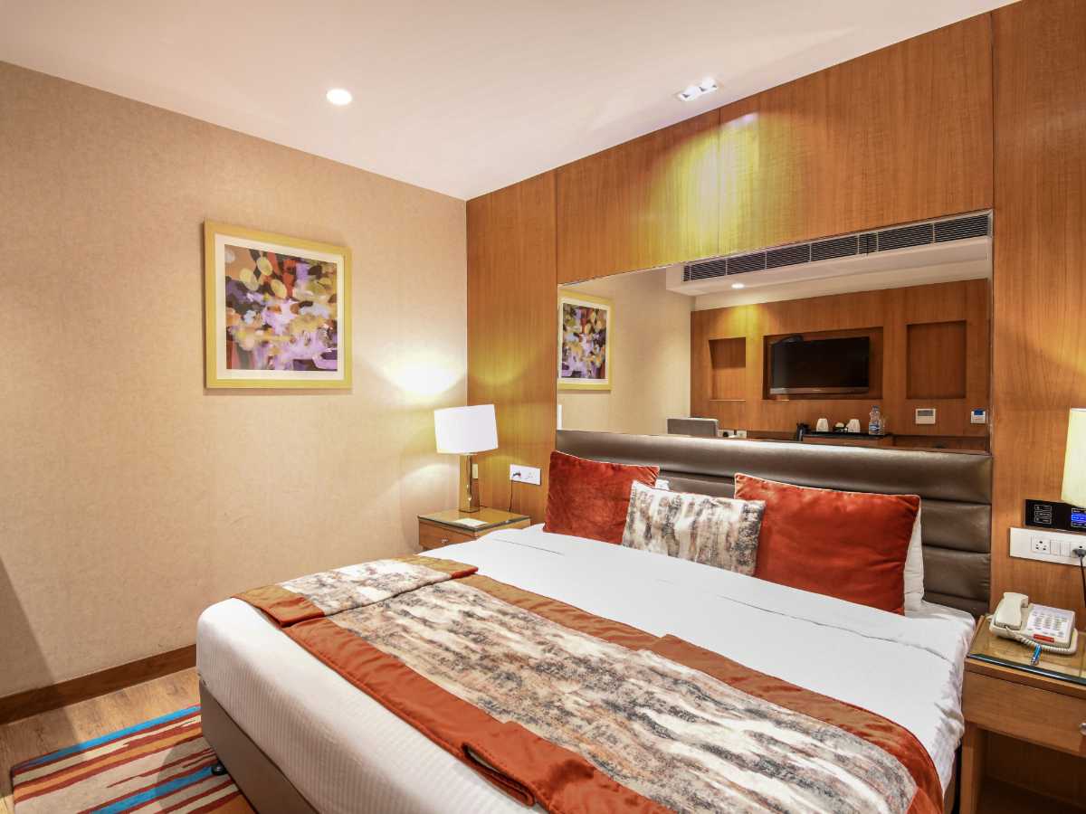 Beacon Hotel - Nirman Vihar, New Delhi - Tap to explore photos