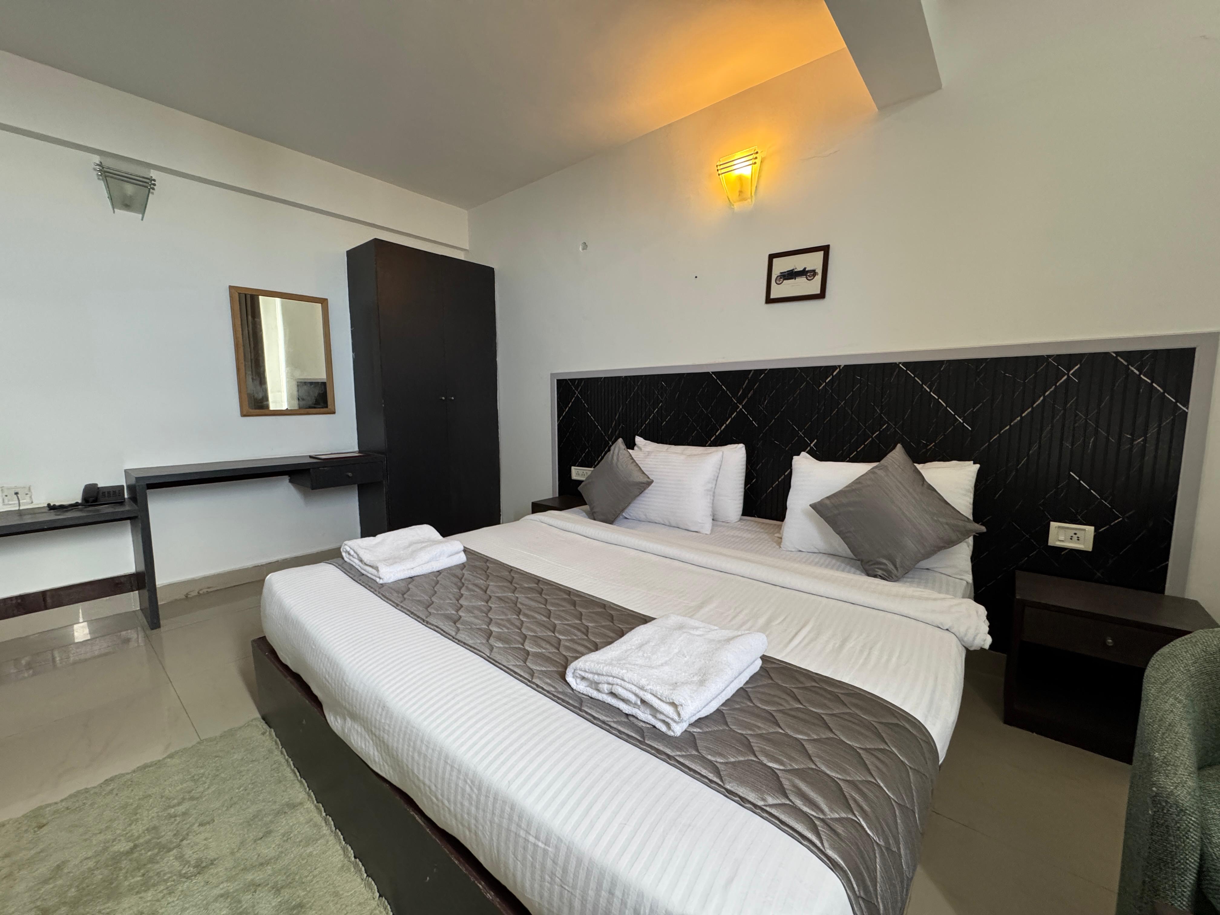 Veu Munnar Retreat - Tap to explore photos