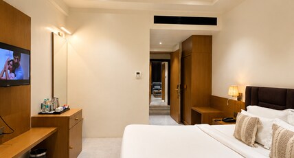 The S Crown - Pure Veg Room Type - Standard Room With Balcony