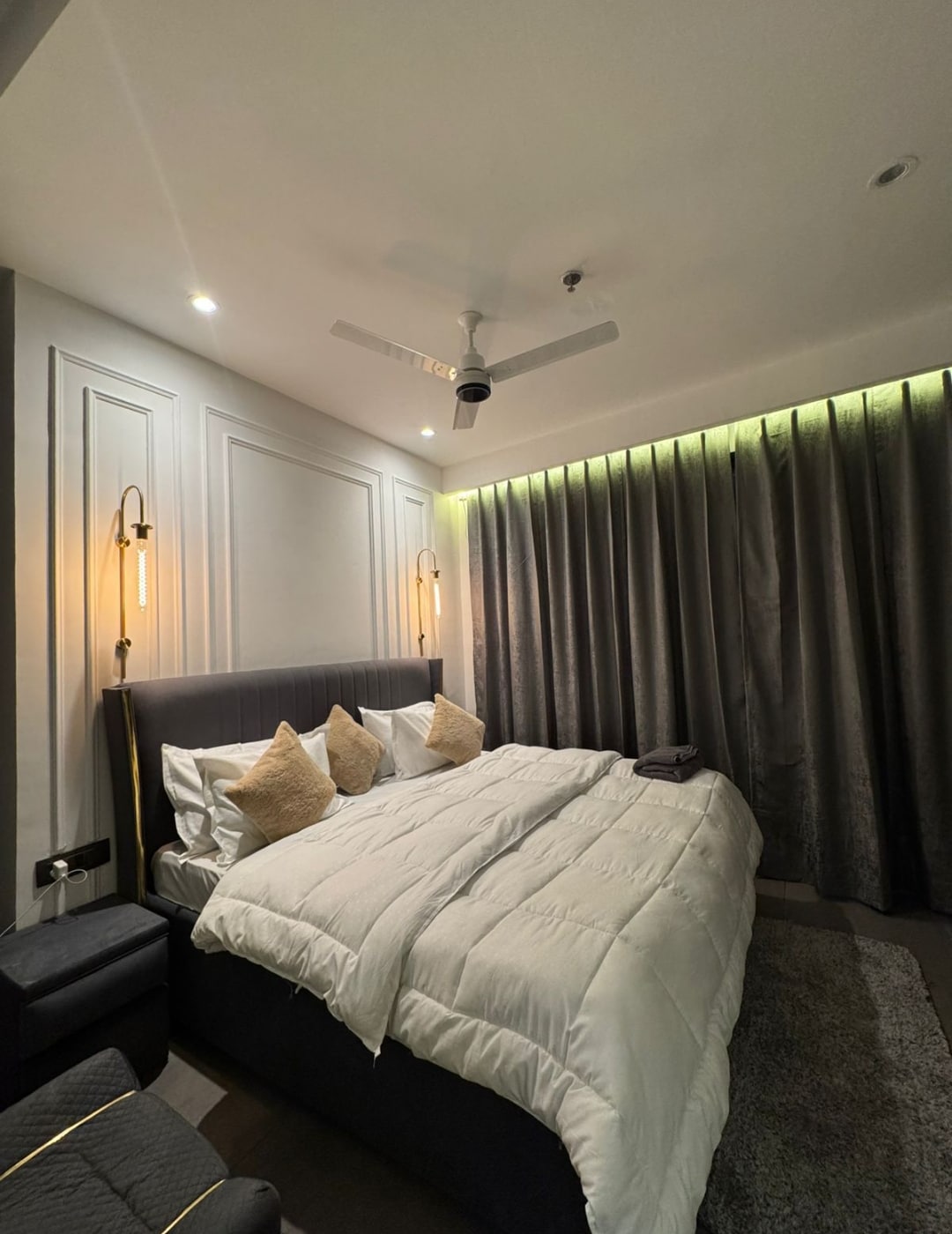 43rd Floor Half day Stay At Supernova Noida - Tap to explore photos