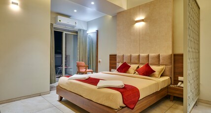 Hotel Swamini Room Type - Deluxe Room AC