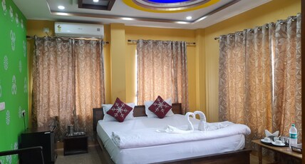 GREEN WOOD HOTEL Room Type - Super Deluxe Room
