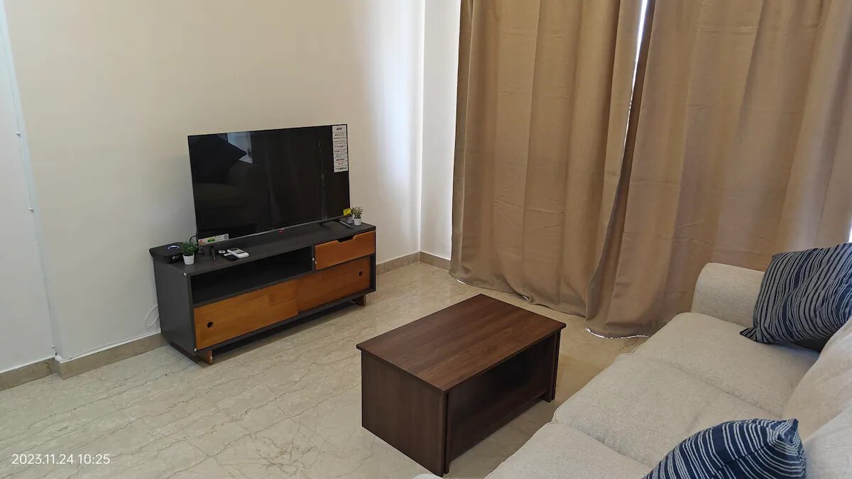 Luxury 1BHK Apartment BKC by Zenia - Tap to explore photos
