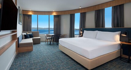Hilton Garden Inn Albany Room Type - KING DELUXE HARBOUR VIEW