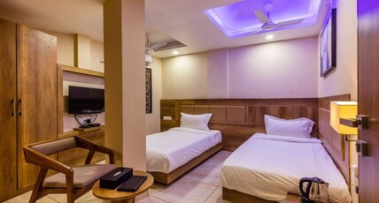 hotel shree7hundred Room Type - Deluxe A/C Room