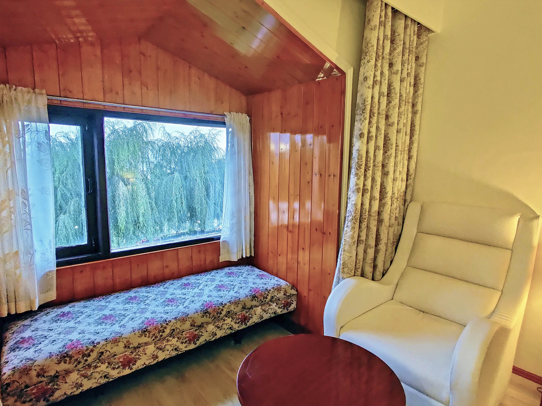 Royal Jardin Whistling Pines Resort - Tap to explore photos