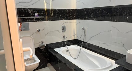 Hotel Grand Safari Room Type - FAMILY SUITE WITH BATHTUB