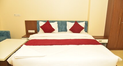 Hotel Jaipur Shertone Room Type - Deluxe Room