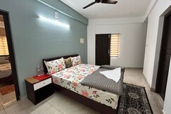 Pavithra 3BH Apartment | 500m from Guruvayur Temple