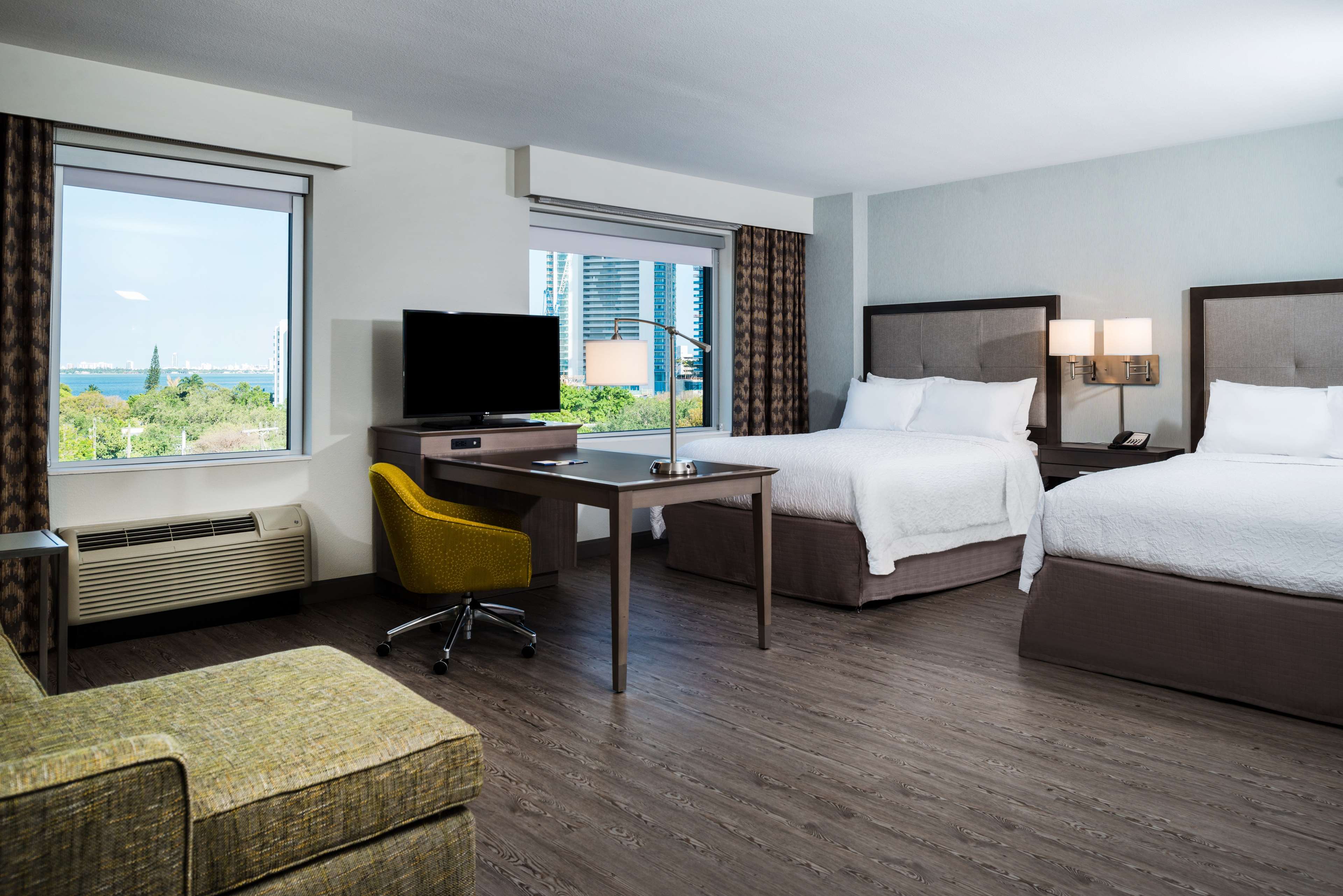 Hampton Inn & Suites Miami Midtown, FL - Tap to explore photos