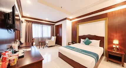 IBIZA Riverfront Da Nang Hotel  Room Type - Deluxe Double Partial River View