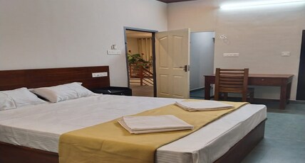 Signature Home Room Type - Standard King bedroom