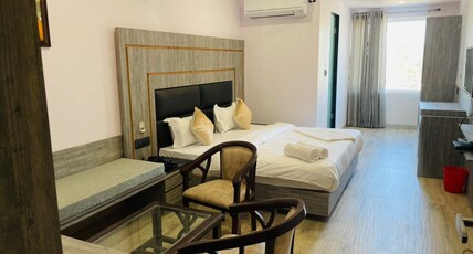 Hotel Vijay Shree Room Type - Standard AC Room (Silver Room)