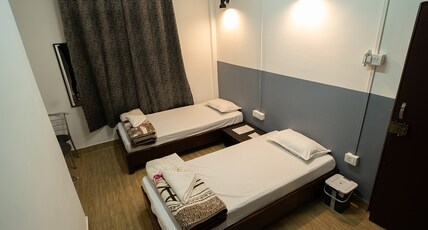 MIDWAY LODGE Room Type - Deluxe Twin Bed