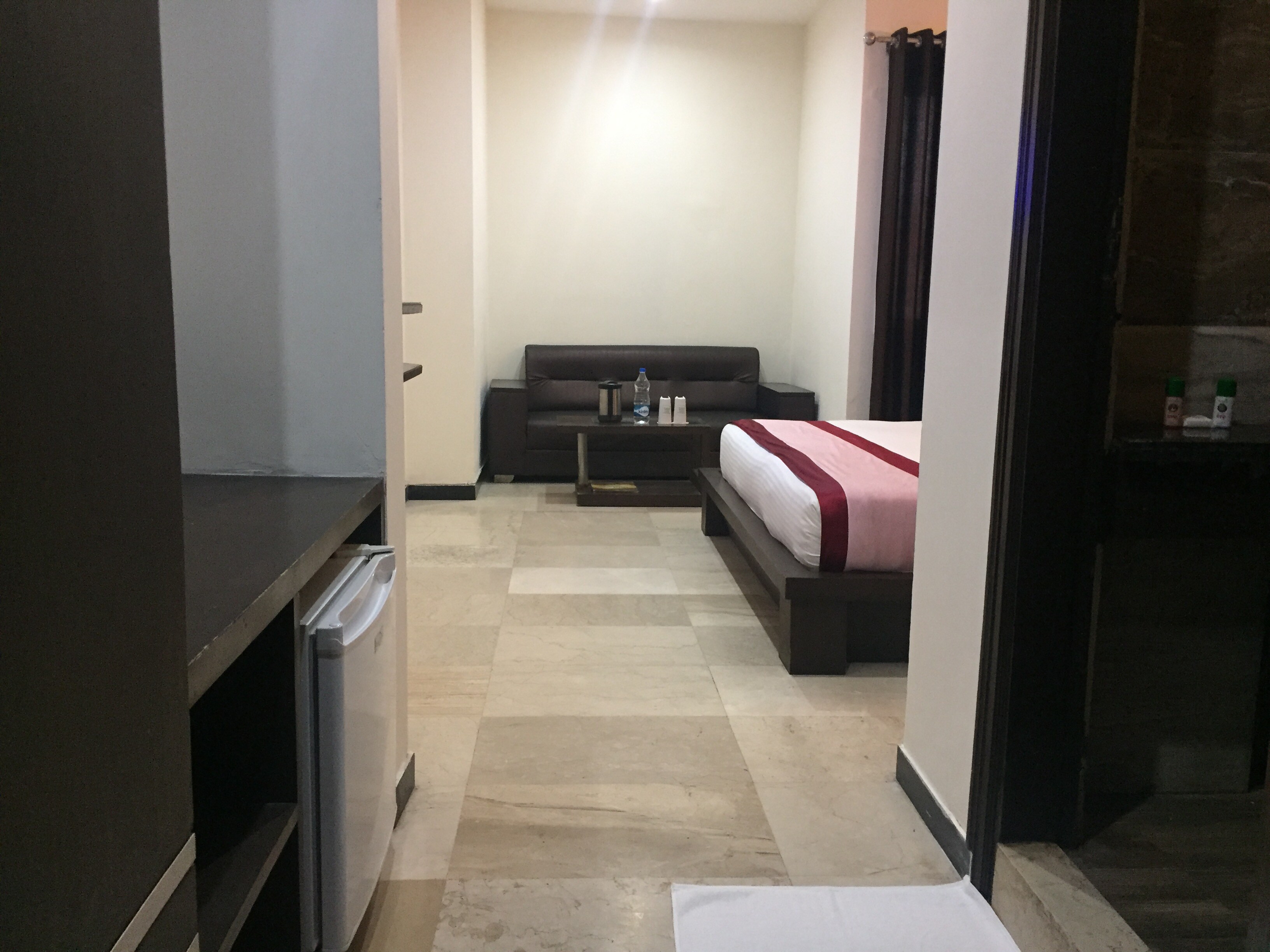Hotel Sunway Inn - Tap to explore photos