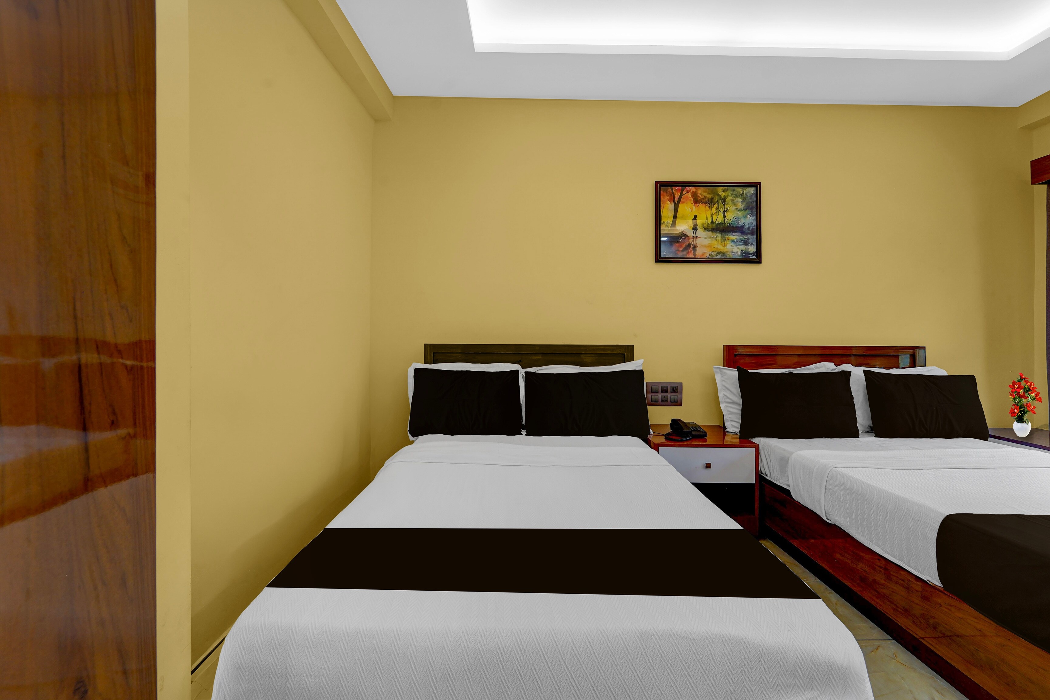 Super Townhouse Adoor Bus Terminal Pathanamthitta Formerly Apsara Tourist Homes - Tap to explore photos