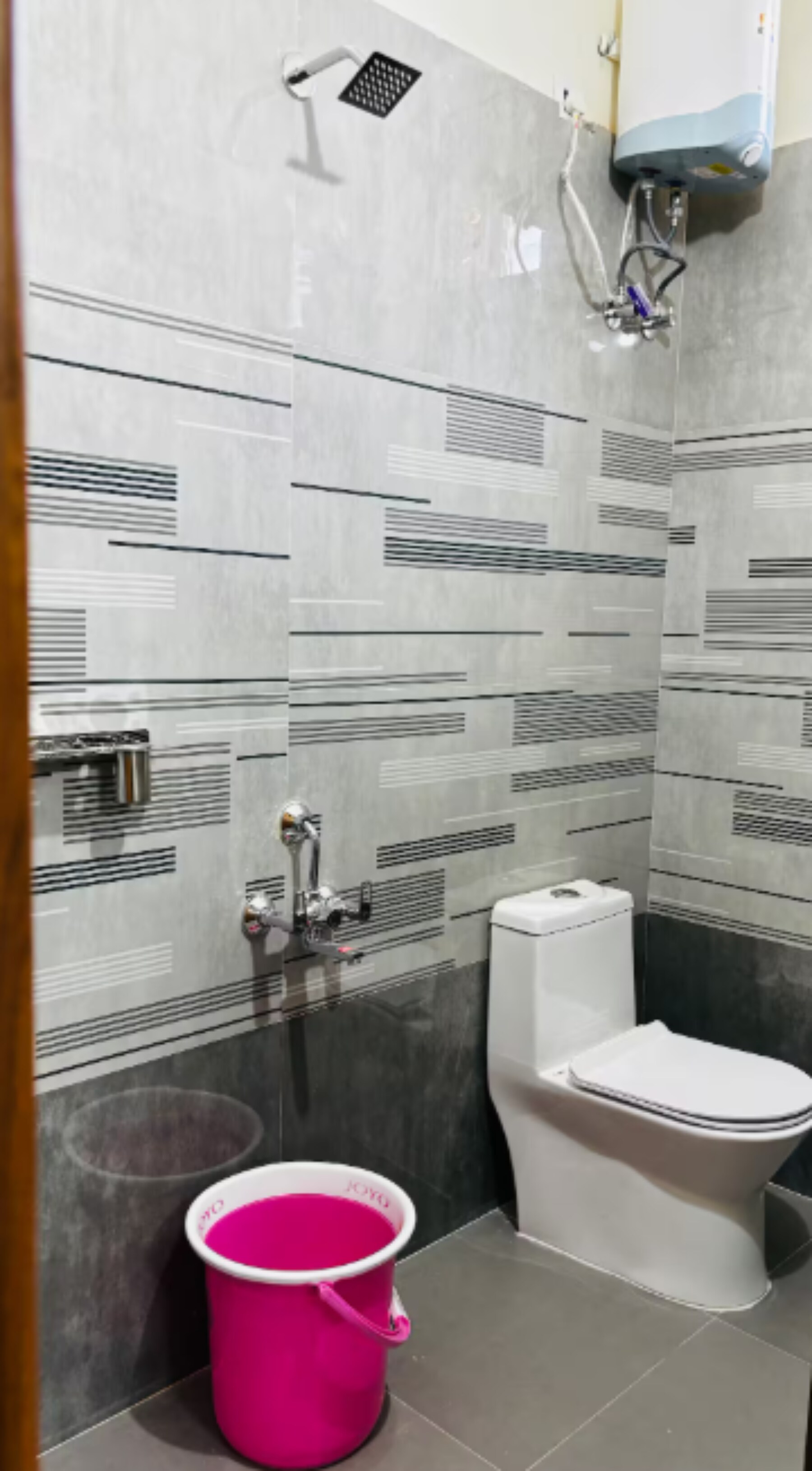 3bhk near us consulate - Tap to explore photos