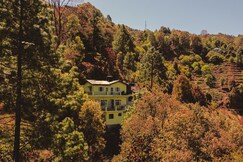 The Himalayan Living I Rooms & Guided Treks