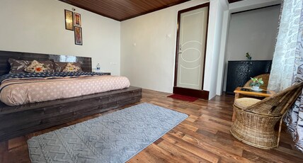 Sangrup Inn || 800 Metres From Main Town Room Type - Forget Me Not