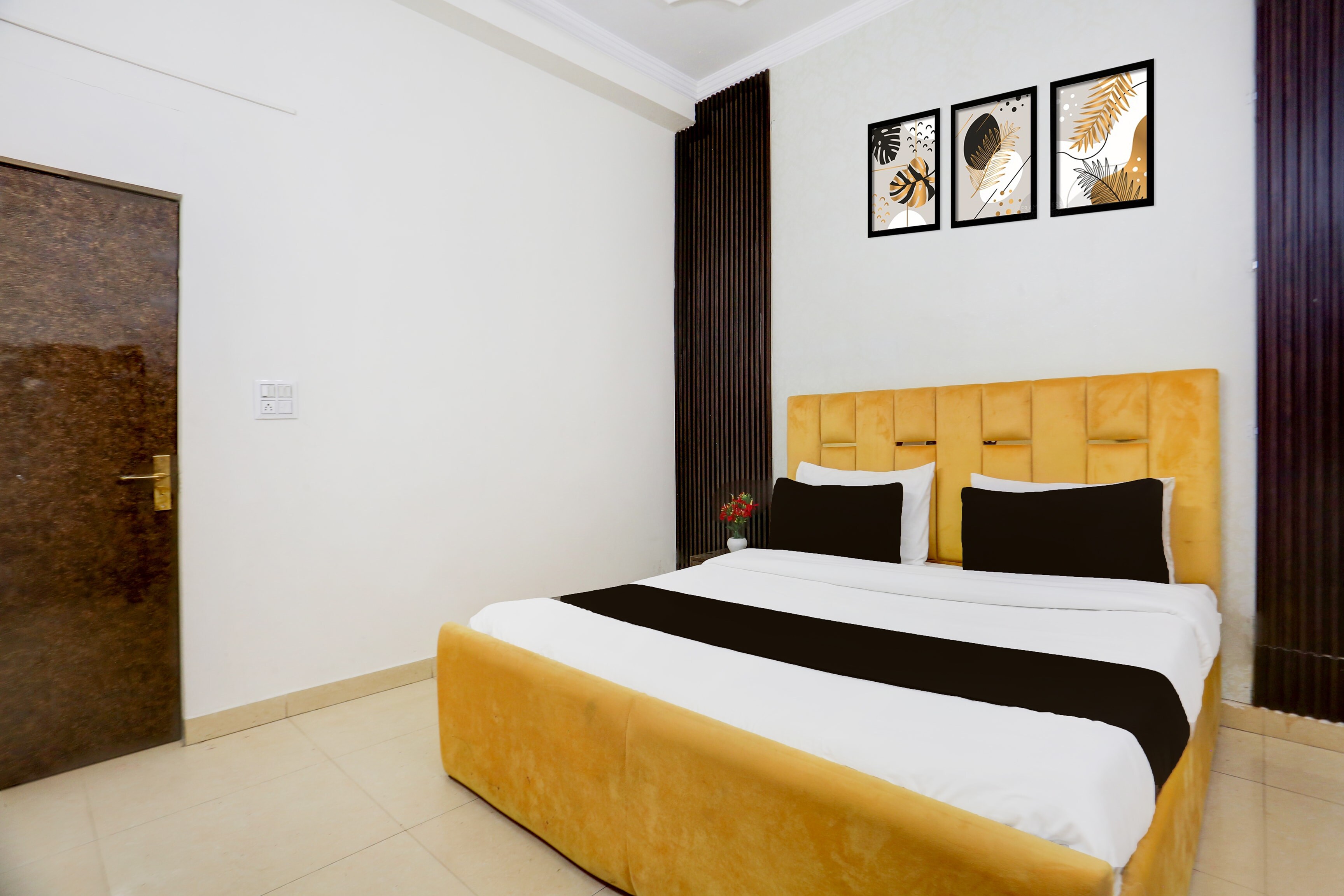 Hotel O by OYO VP GRAND - Tap to explore photos