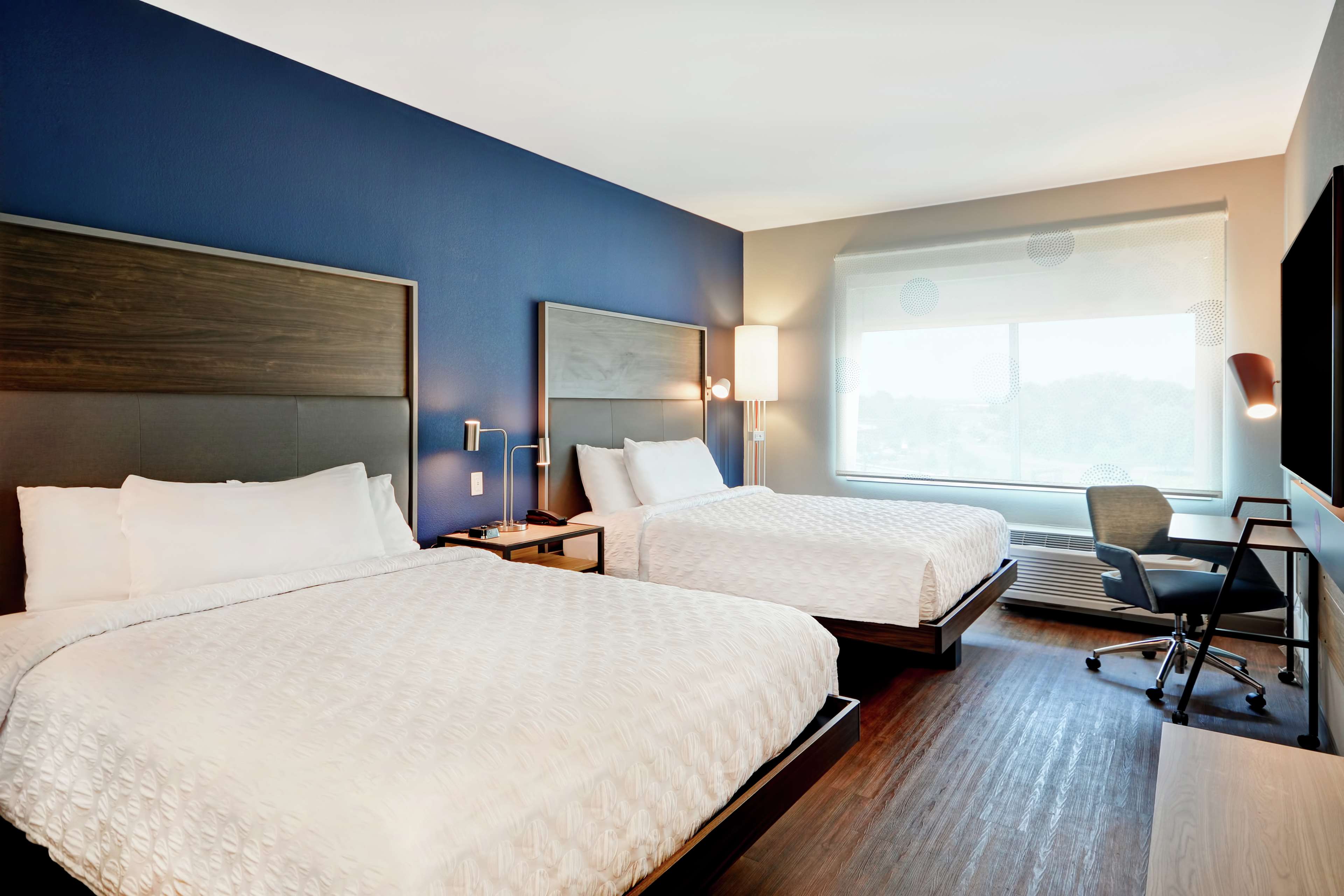 TRU by Hilton Denver - Tap to explore photos