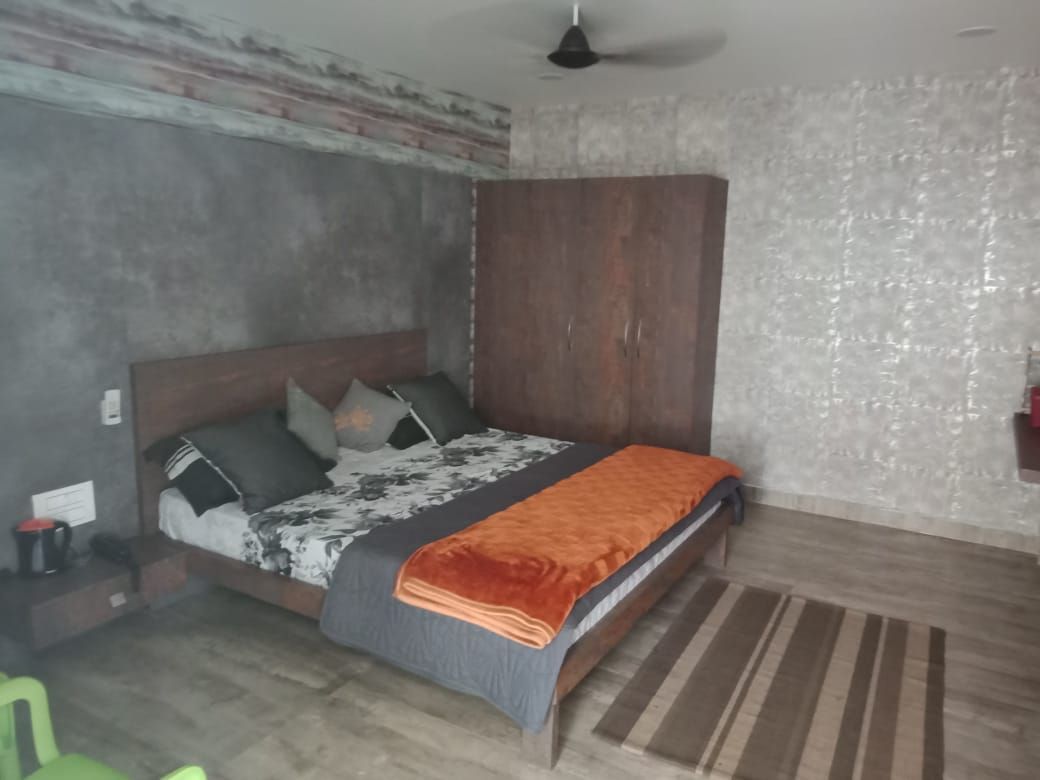 hotel bakshi suites - Tap to explore photos