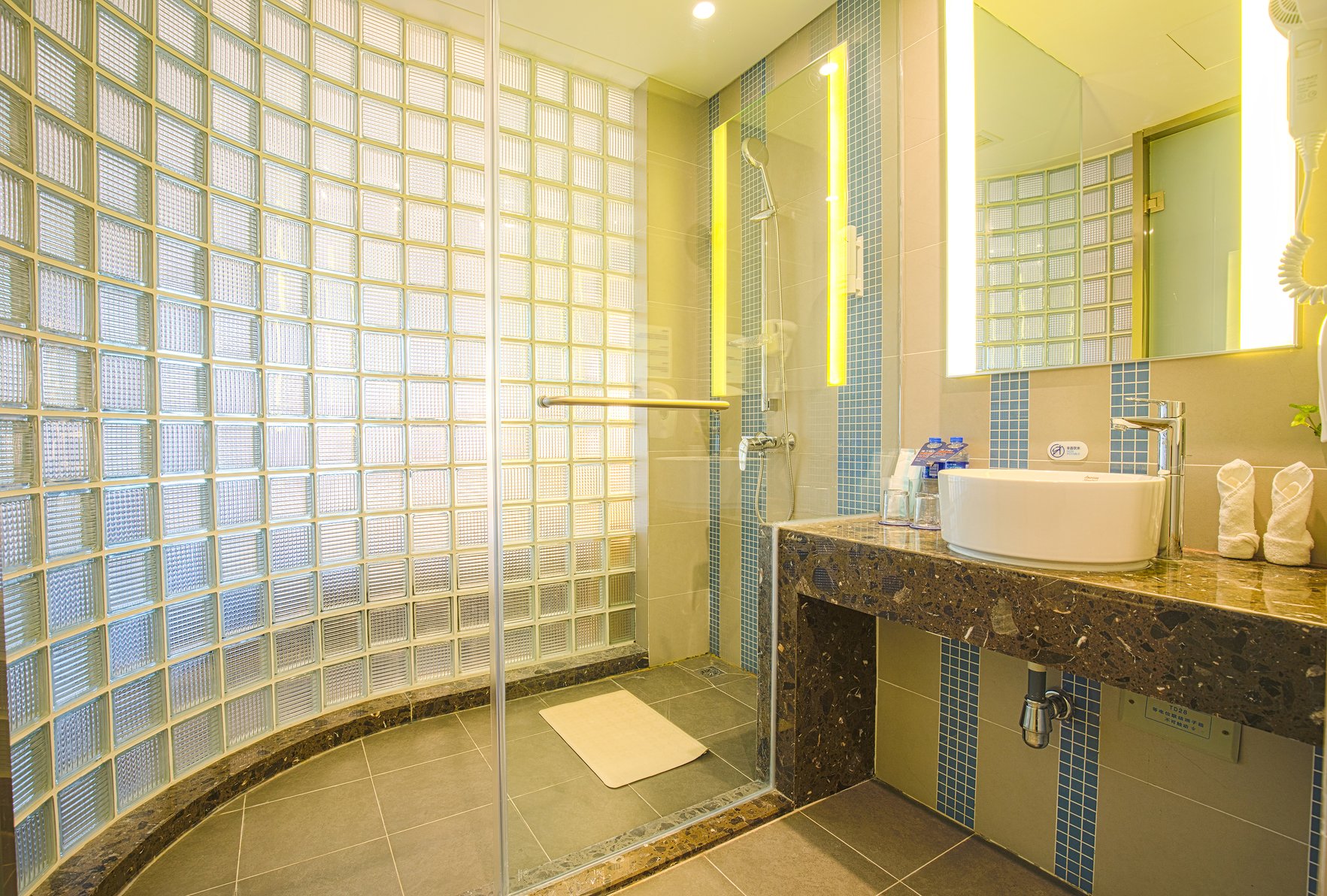 Holiday Inn Express Chifeng Hongshan - Tap to explore photos