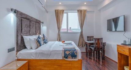 Hotel Leomir Room Type - Super Deluxe Room