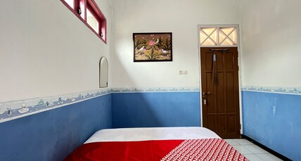 Hotel O Villa Cemara Syariah Room Type - Deluxe Double