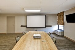 Hampton Inn by Hilton Detroit/Madison Heights/South Troy