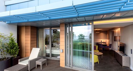 Radisson Blu Hotel Istanbul Ottomare Room Type - Junior Suite - Garden View amp Balcony