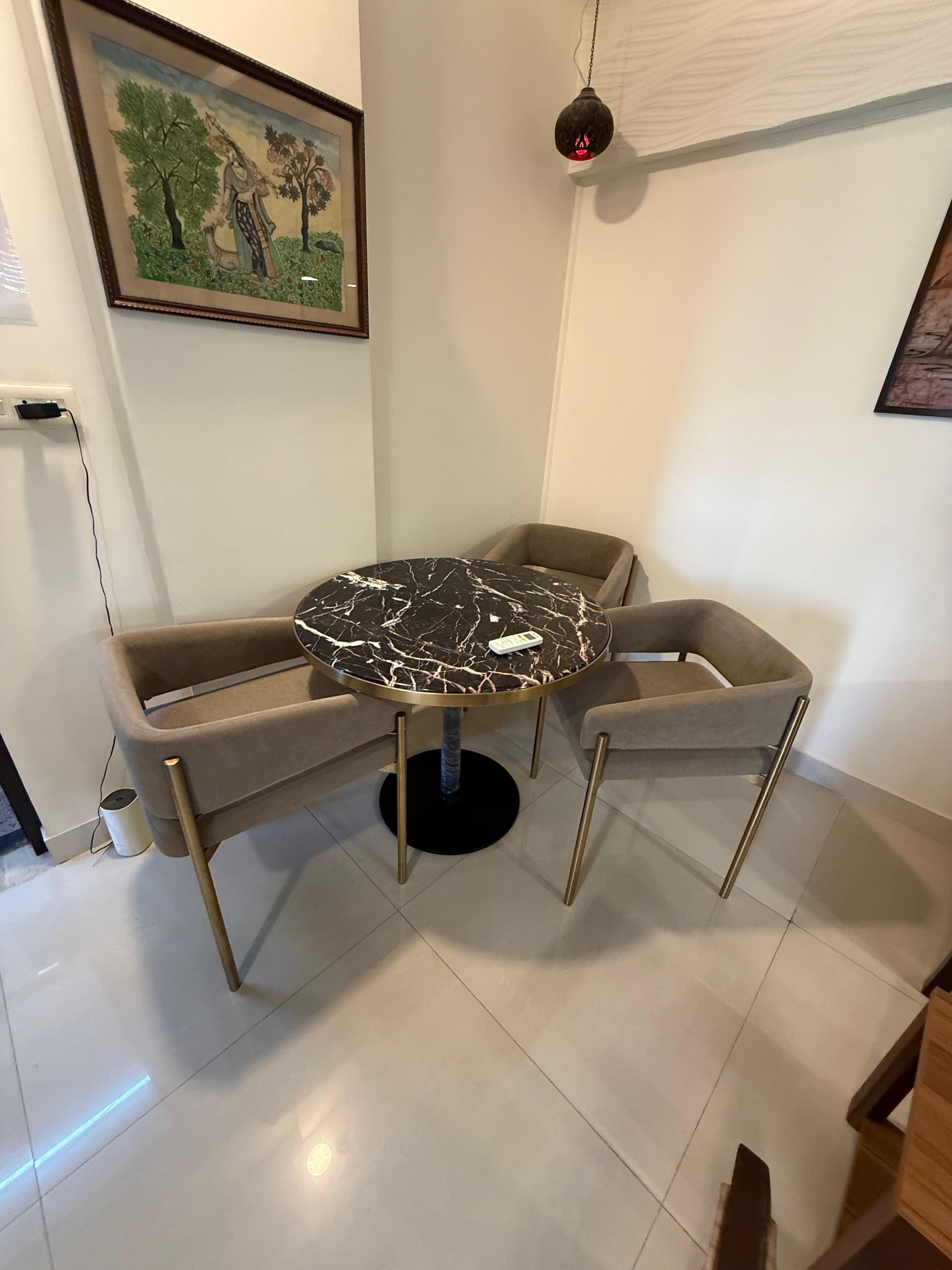 Modern 2 bhk Spacious Comfy - Tap to explore photos