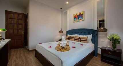 S Central Hotel and Spa Room Type - Standard Double Room with window
