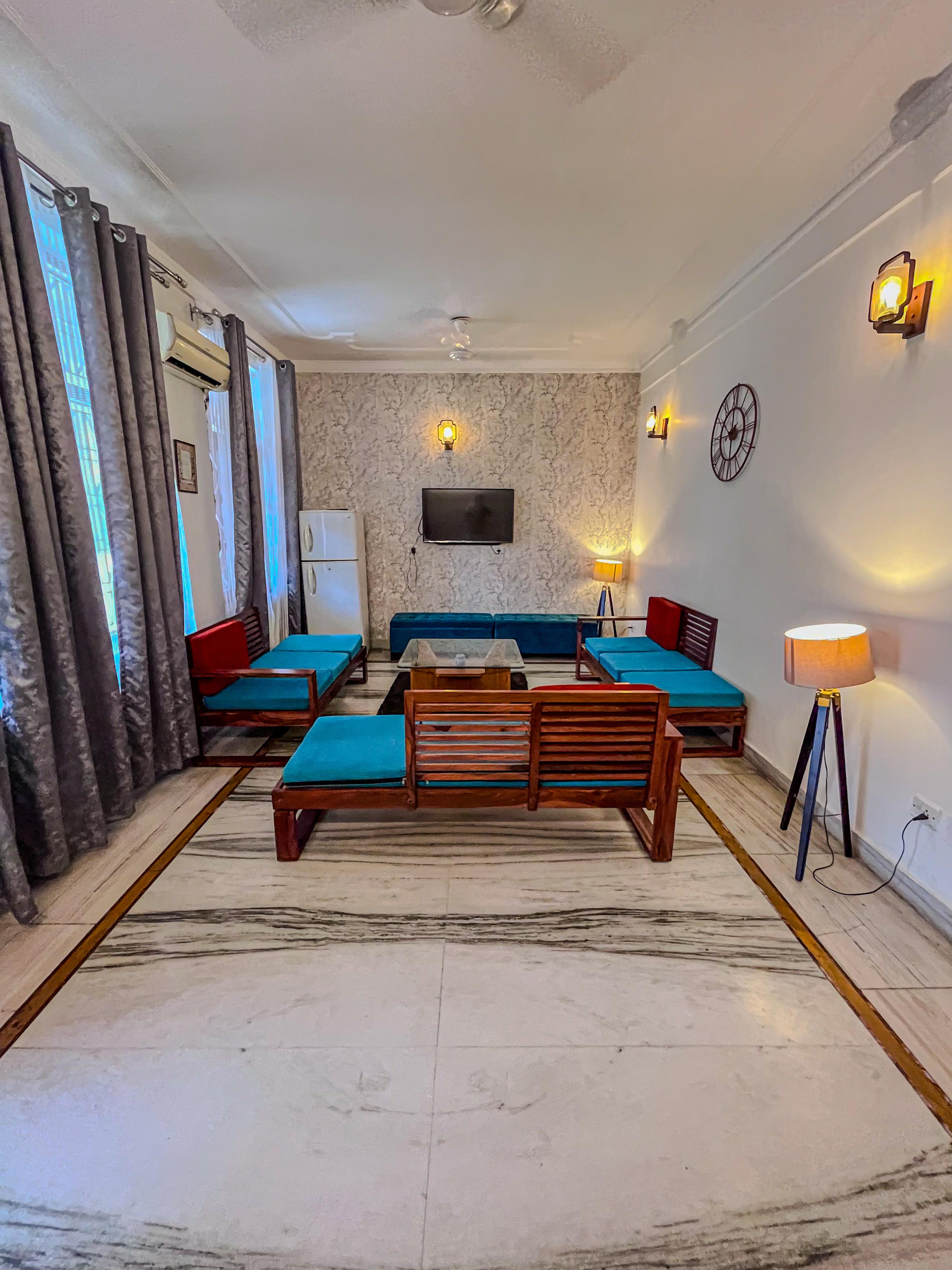 Evaras Ganges Grace Luxury Homestay - Tap to explore photos