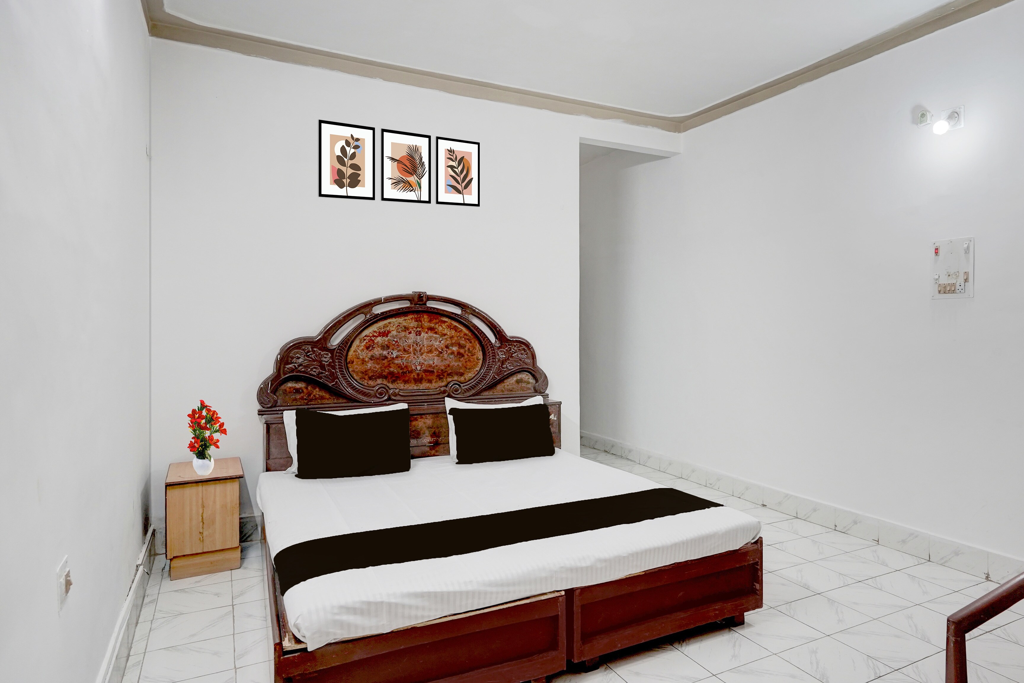 Hotel O Buddha Statue Gaya Formerly Uruvela International - Tap to explore photos