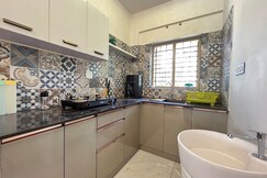 VAR Jade Haus 1 AC 3BHK 5 Min to Beach Foosball