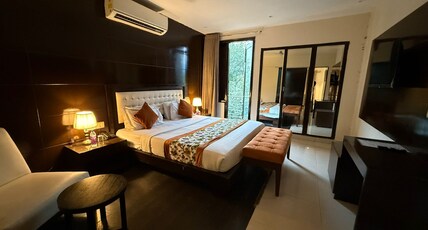 Hotel Grand Arcasia Saket 5 Mins from Max Hospital Room Type - Executive Suite Hotel Grand Arcasia Saket 5 Mins from Max Hospital Room Type - Executive Suite