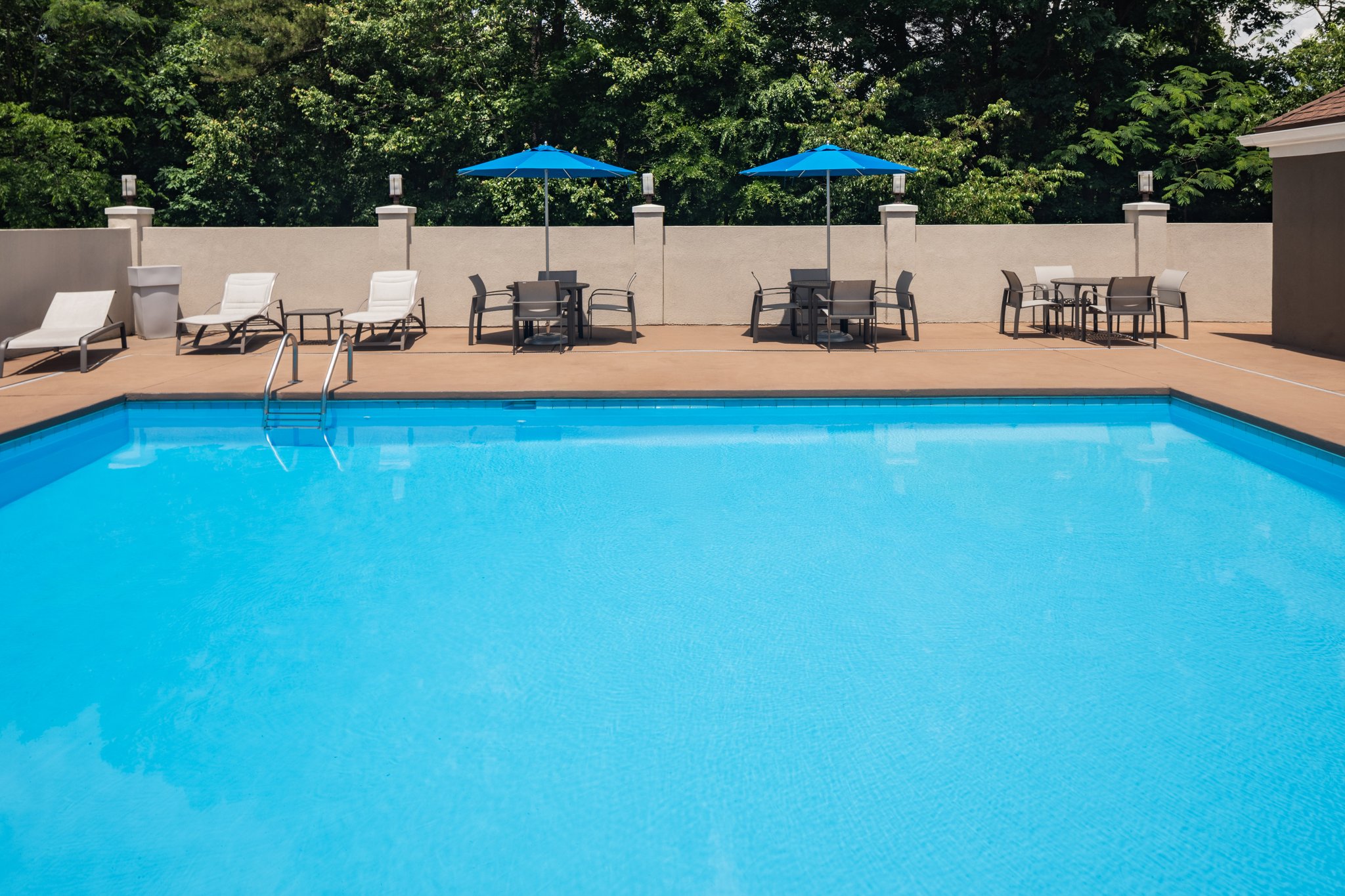 Holiday Inn Express & Suites ALBEMARLE - Tap to explore photos