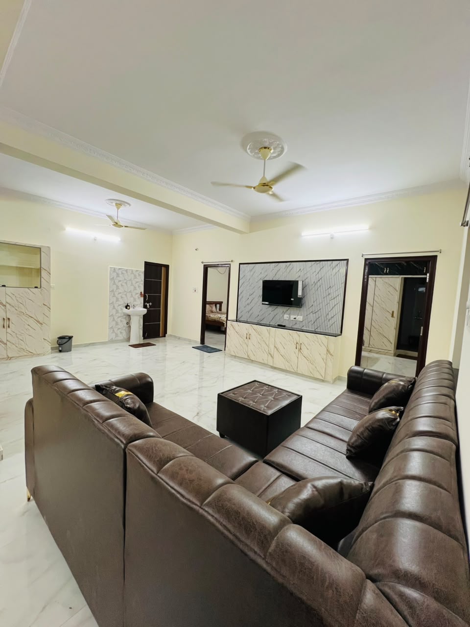 Skyline 2BHK near Wipro, AIG, and the US Consulate - Tap to explore photos