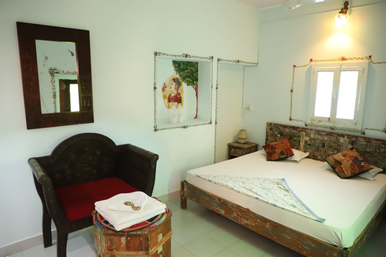 SINGHVI HAVELI GUEST HOUSE - Tap to explore photos