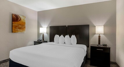Best Western Plus Jonesboro Inn and Suites Room Type - 1 King Bed, Non-Smoking, Microwave And Refrigerator, Work Desk, Wi-Fi, Full Breakfast