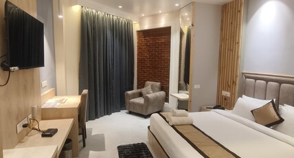 Hotel Palace View Room Type - SUPERIOR KING