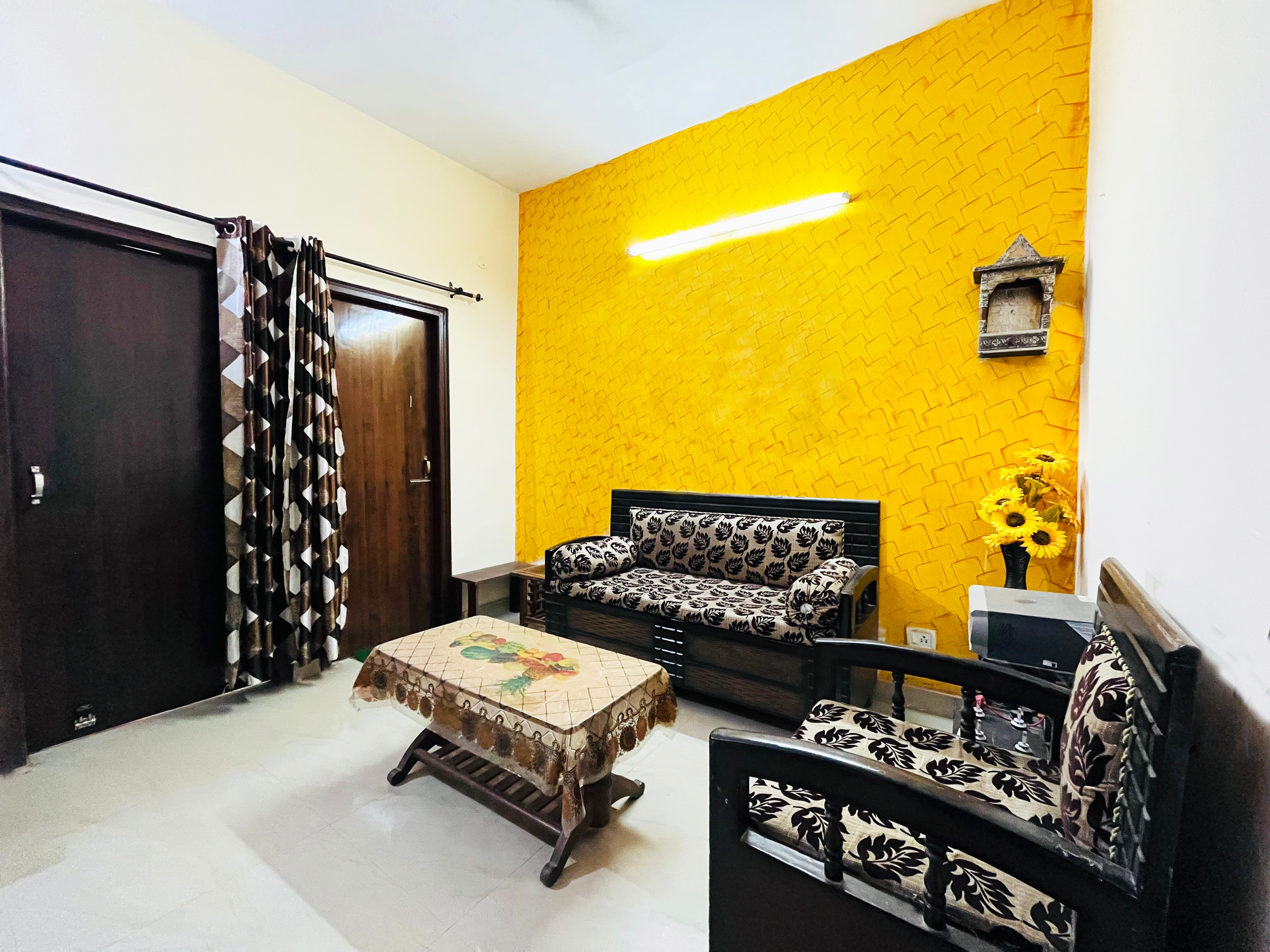 Divi Homestay - Tap to explore photos