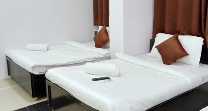 HOTEL SHIVOY RESTAURANT AND BANQUET ROOMS Room Type - Family Room