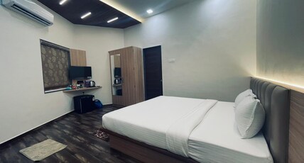GREEN VILLAGE RESORT Room Type - Premium AC Room