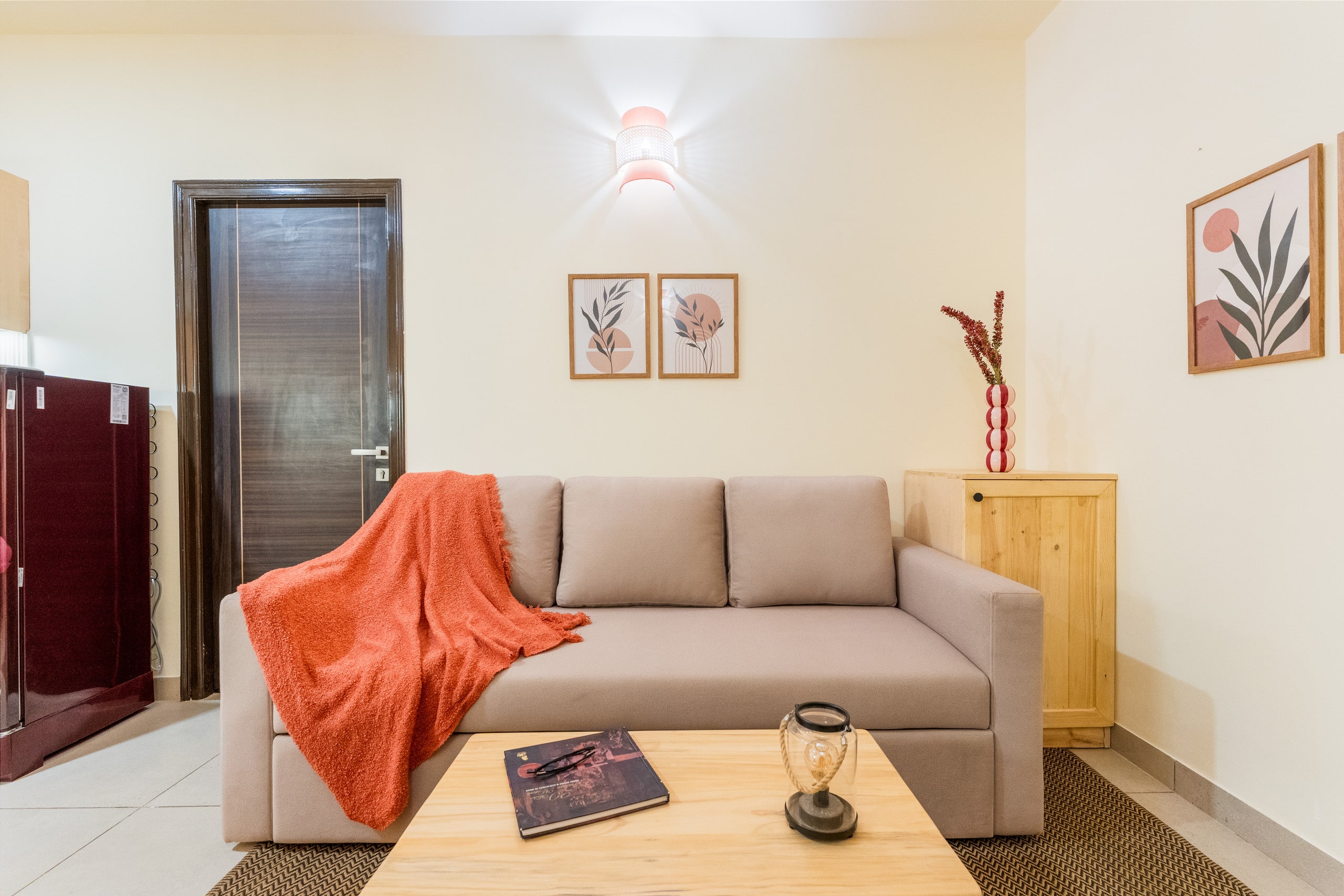 Sereno Amber 1bhk cosy apt w pool gym games zone - Tap to explore photos