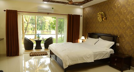 Riverside Inn Room Type - Deluxe Double AC Room