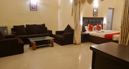 Ambica Residency Room Type - Suite Room with Sofa