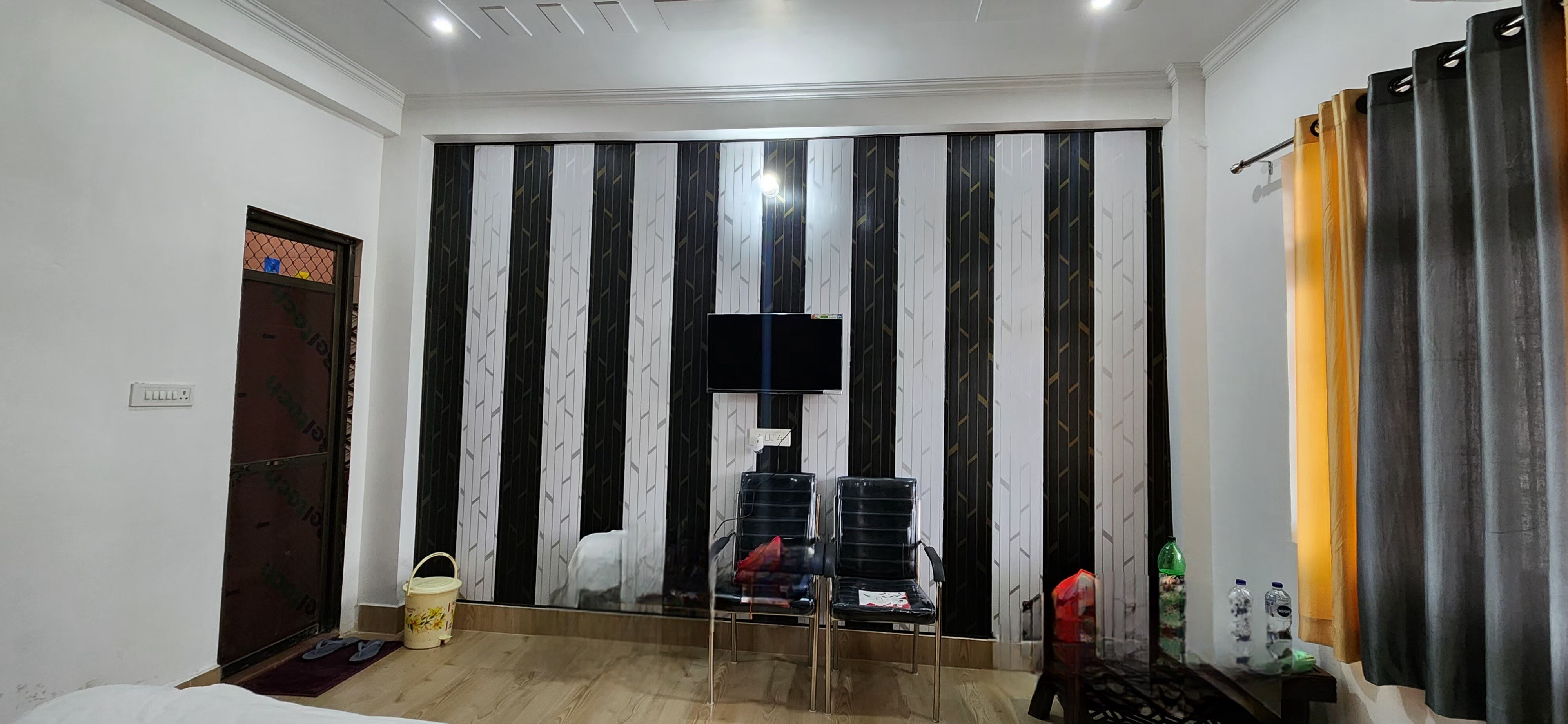 Prabhu Hrdiya Dham Homestay - Tap to explore photos