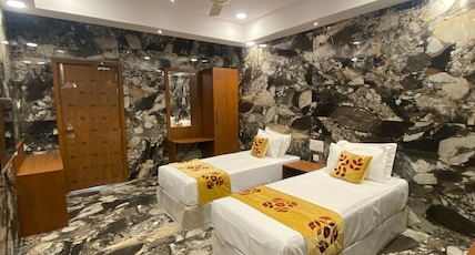 Hotel Sri Pranams Royal Grand Room Type - Double Deluxe Hotel Sri Pranams Royal Grand Room Type - Double Deluxe